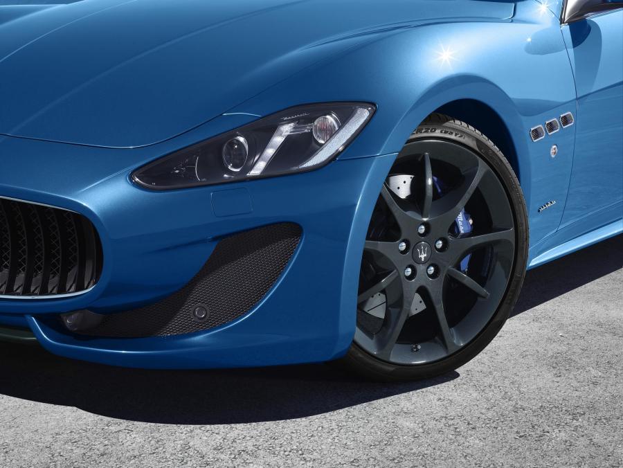  Maserati GranTurismo Sport 2012 года  (фото 13 из 37)